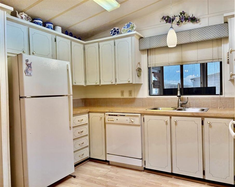 Activo con contrato: $110,000 (2 camas, 2 baños, 1008 Pies cuadrados)