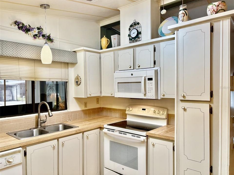 Activo con contrato: $110,000 (2 camas, 2 baños, 1008 Pies cuadrados)