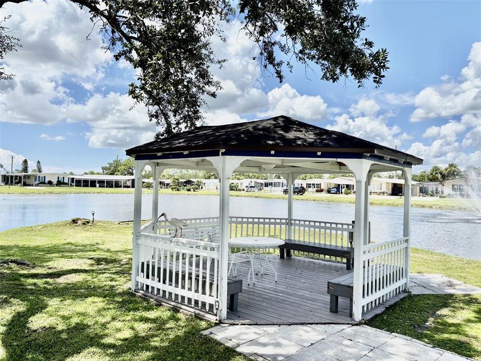 Activo con contrato: $110,000 (2 camas, 2 baños, 1008 Pies cuadrados)