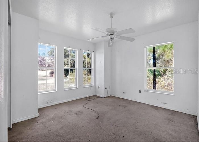 待售: $180,200 (3 贝兹, 2 浴室, 1633 平方英尺)