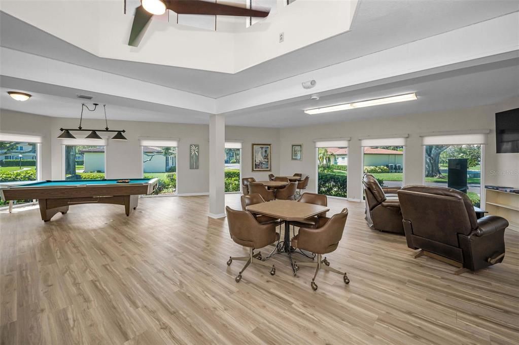 Под контрактом: $249,000 (2 спален, 2 ванн, 1210 Квадратных фут)