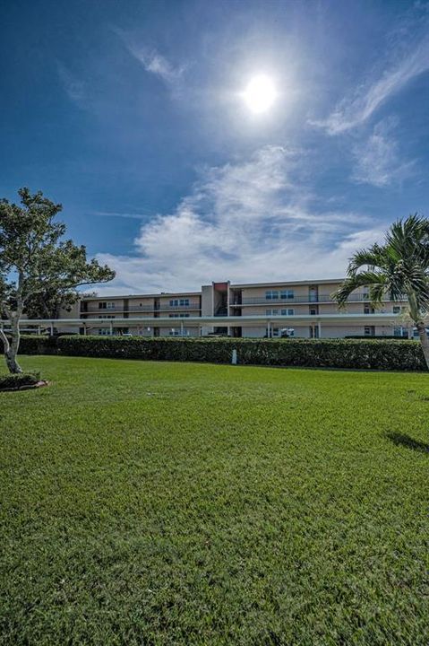 Под контрактом: $249,000 (2 спален, 2 ванн, 1210 Квадратных фут)