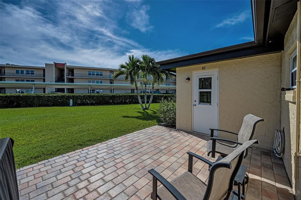 Под контрактом: $249,000 (2 спален, 2 ванн, 1210 Квадратных фут)