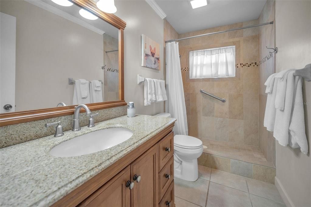 Под контрактом: $249,000 (2 спален, 2 ванн, 1210 Квадратных фут)