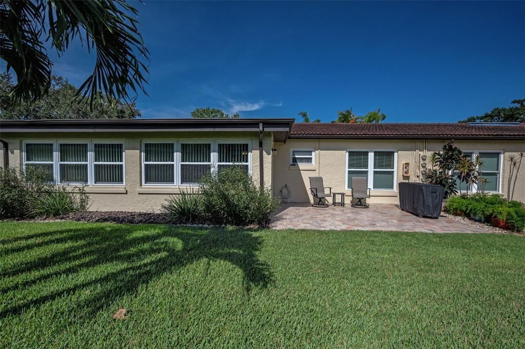 Под контрактом: $249,000 (2 спален, 2 ванн, 1210 Квадратных фут)