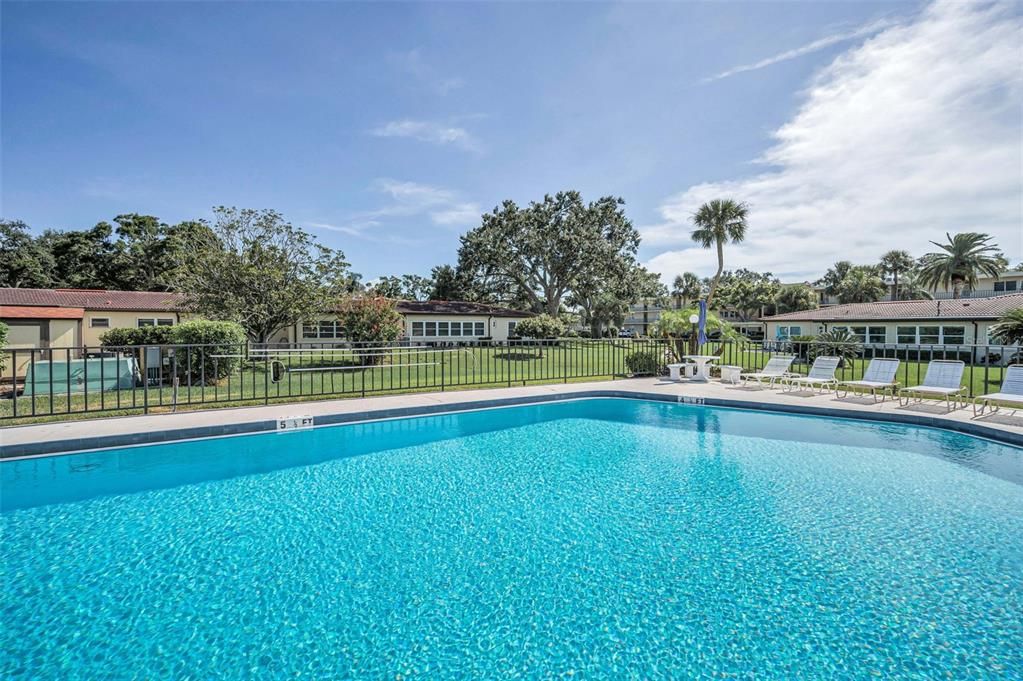 Под контрактом: $249,000 (2 спален, 2 ванн, 1210 Квадратных фут)