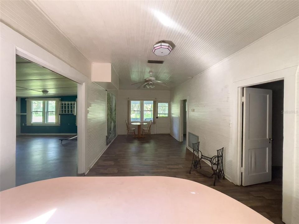 待售: $250,000 (2 贝兹, 1 浴室, 1888 平方英尺)