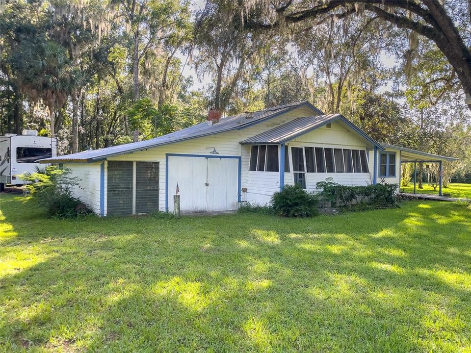 待售: $250,000 (2 贝兹, 1 浴室, 1888 平方英尺)