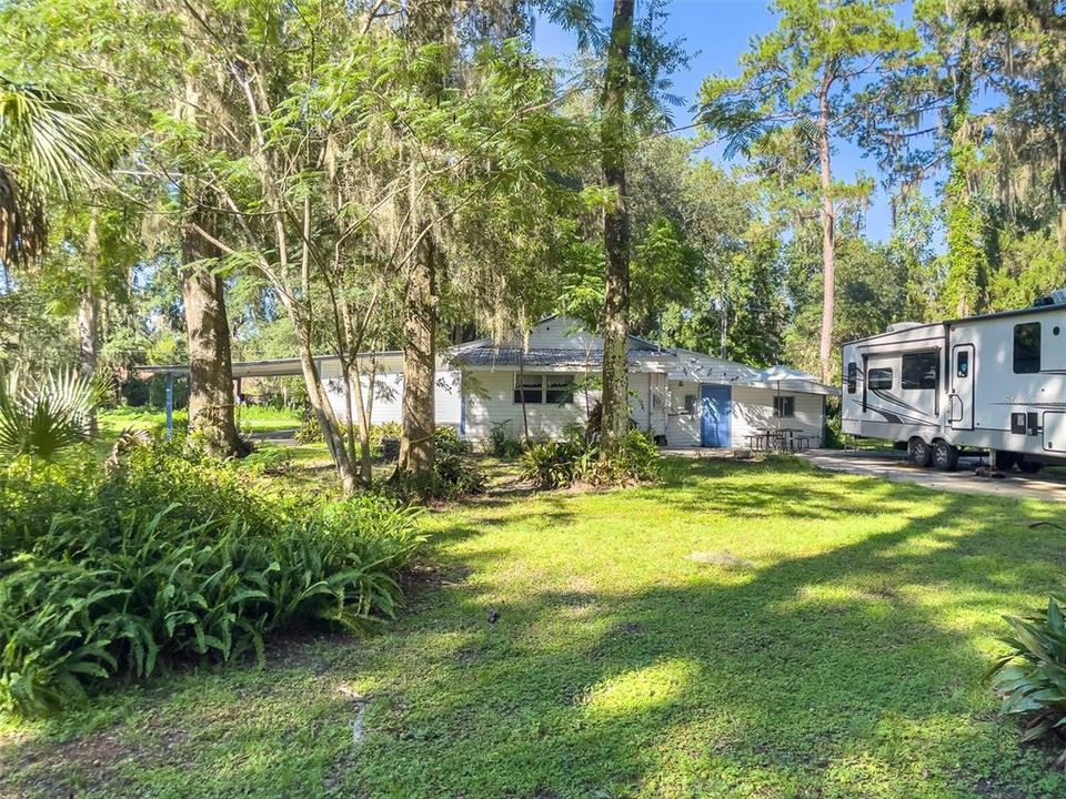 待售: $250,000 (2 贝兹, 1 浴室, 1888 平方英尺)