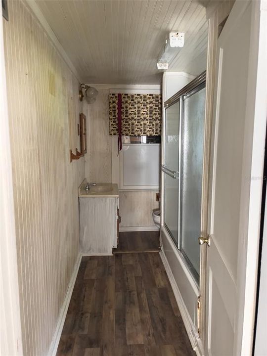 待售: $250,000 (2 贝兹, 1 浴室, 1888 平方英尺)