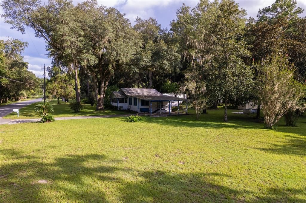 待售: $250,000 (2 贝兹, 1 浴室, 1888 平方英尺)