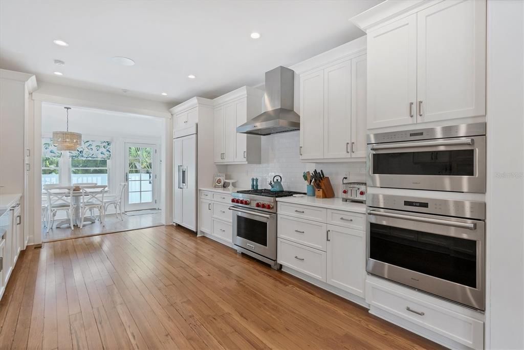 出租: $12,600 (4 贝兹, 3 浴室, 2448 平方英尺)