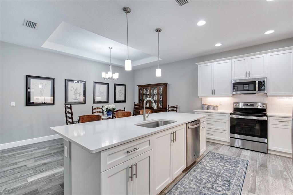 For Sale: $359,900 (2 beds, 2 baths, 1603 Square Feet)