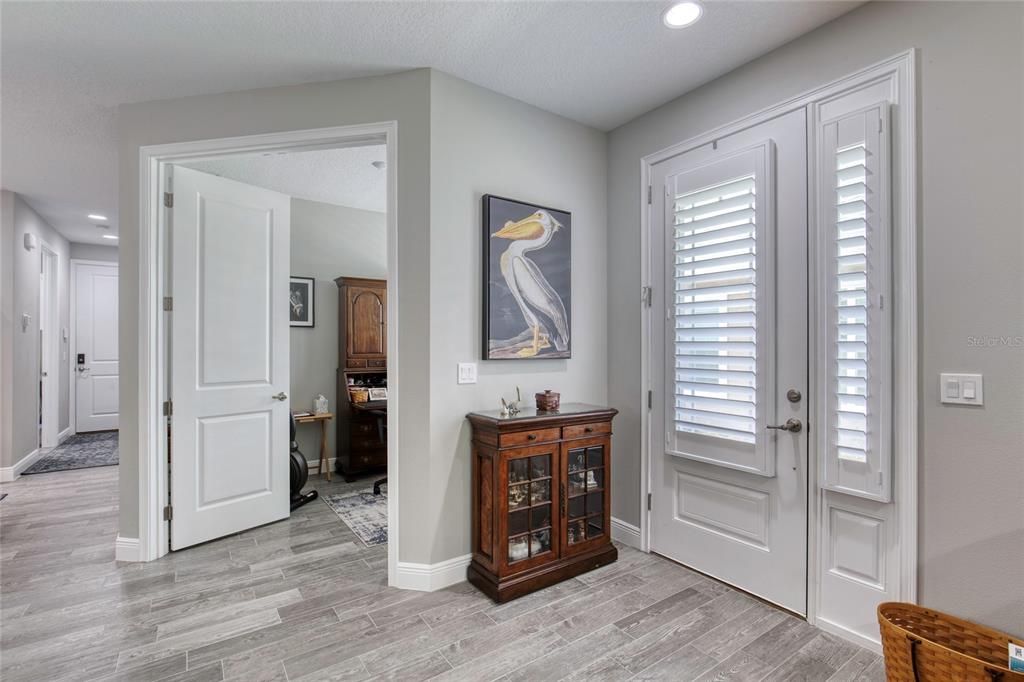 For Sale: $359,900 (2 beds, 2 baths, 1603 Square Feet)