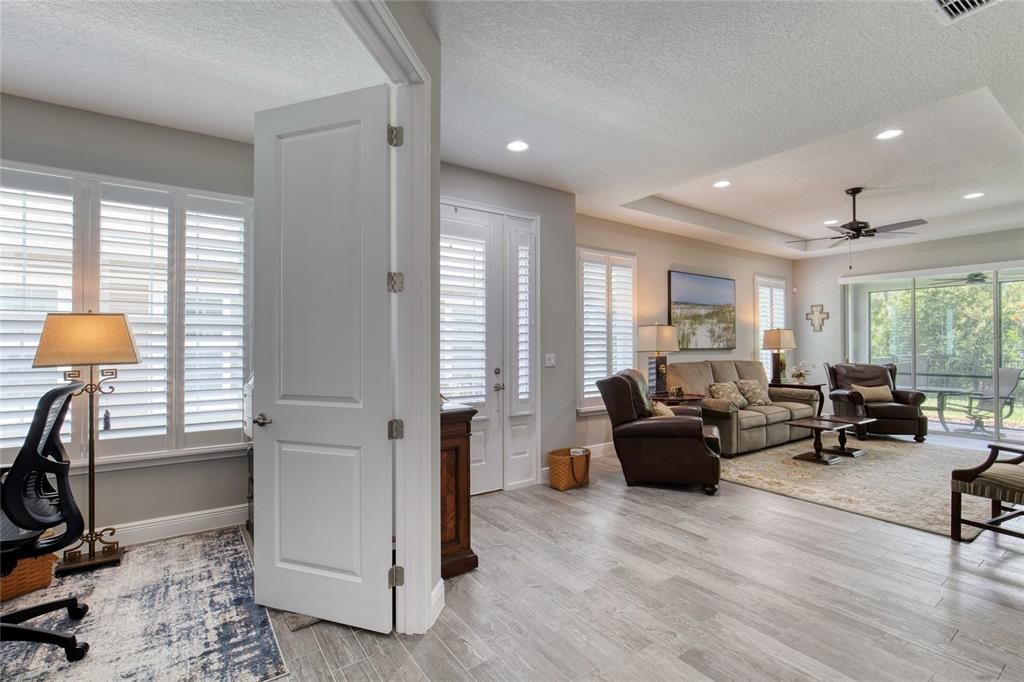 For Sale: $359,900 (2 beds, 2 baths, 1603 Square Feet)