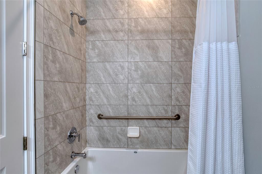 For Sale: $359,900 (2 beds, 2 baths, 1603 Square Feet)