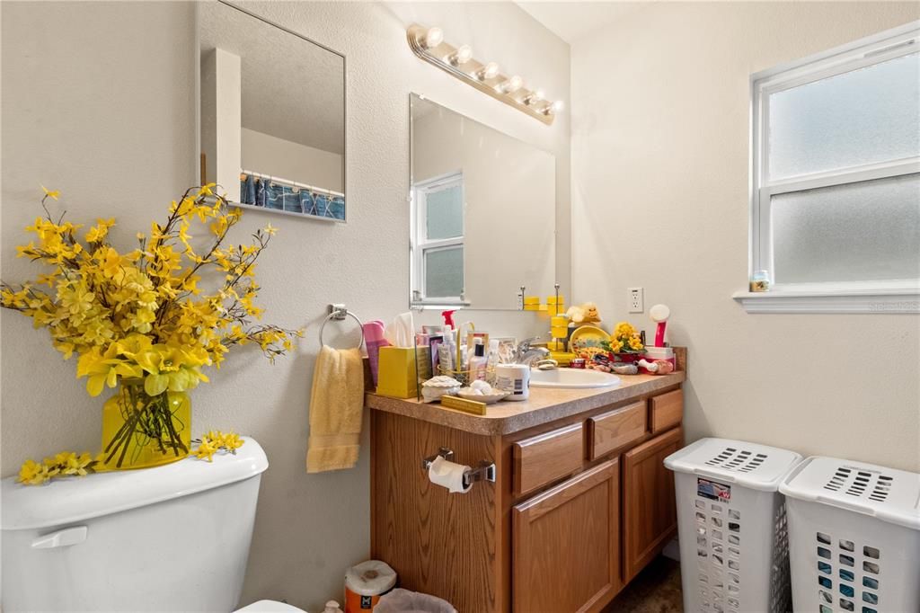 待售: $199,999 (3 贝兹, 2 浴室, 1092 平方英尺)