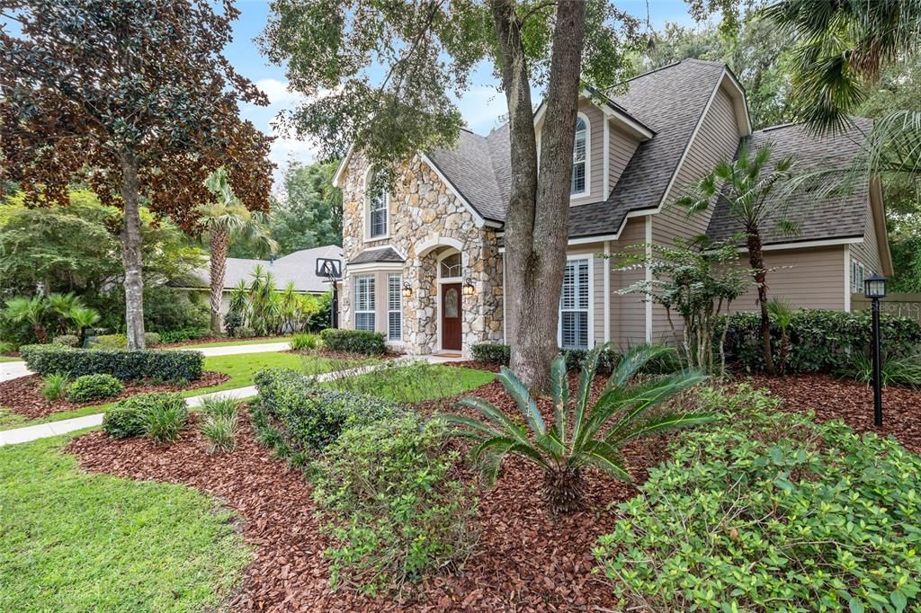 合同活跃: $599,999 (4 贝兹, 3 浴室, 2624 平方英尺)