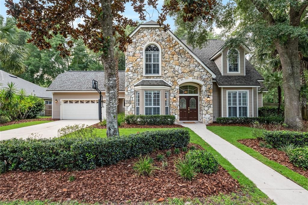 合同活跃: $599,999 (4 贝兹, 3 浴室, 2624 平方英尺)