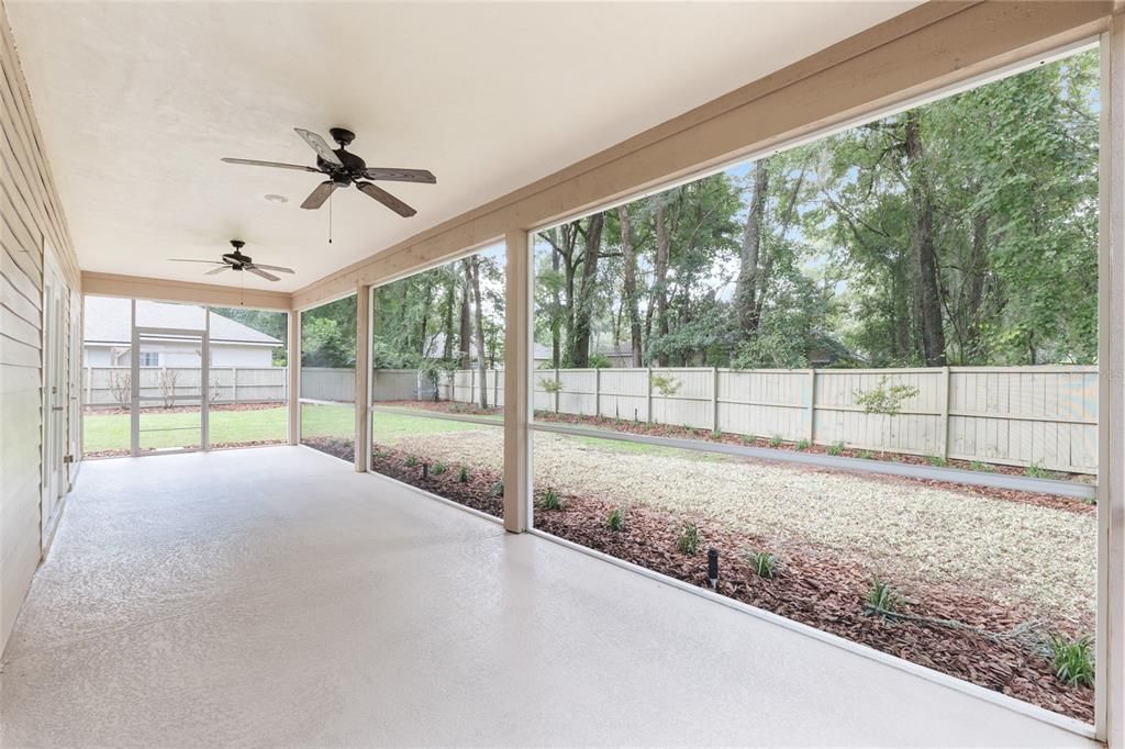 合同活跃: $599,999 (4 贝兹, 3 浴室, 2624 平方英尺)