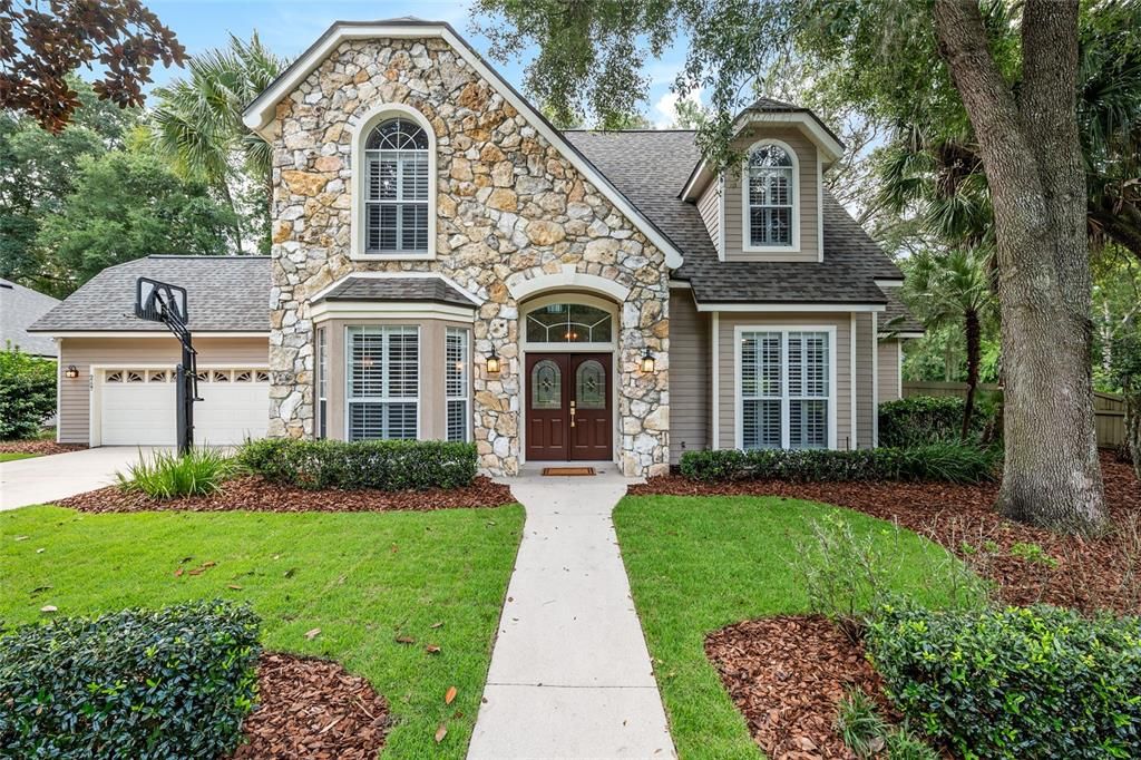 合同活跃: $599,999 (4 贝兹, 3 浴室, 2624 平方英尺)