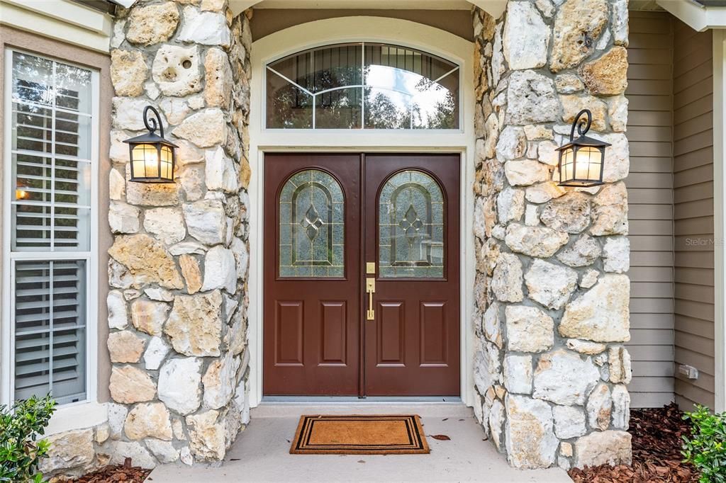 合同活跃: $599,999 (4 贝兹, 3 浴室, 2624 平方英尺)