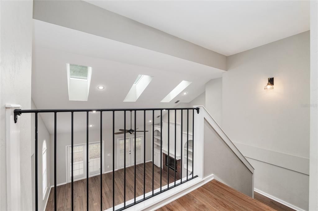 合同活跃: $599,999 (4 贝兹, 3 浴室, 2624 平方英尺)