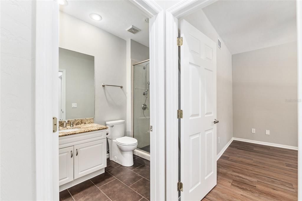 合同活跃: $599,999 (4 贝兹, 3 浴室, 2624 平方英尺)