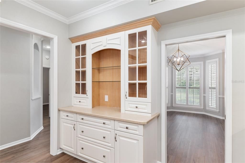 合同活跃: $599,999 (4 贝兹, 3 浴室, 2624 平方英尺)