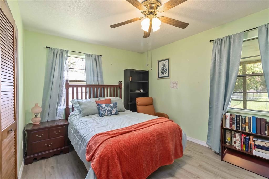 For Sale: $229,900 (3 beds, 1 baths, 965 Square Feet)