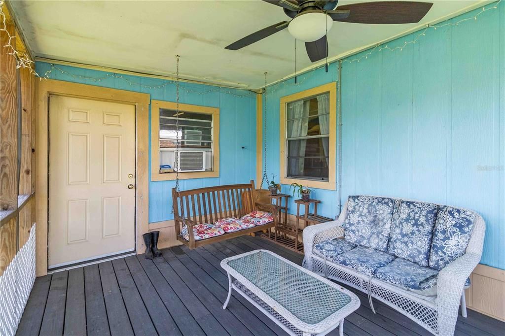 For Sale: $229,900 (3 beds, 1 baths, 965 Square Feet)