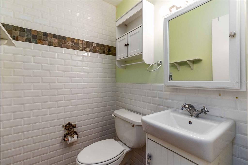 For Sale: $229,900 (3 beds, 1 baths, 965 Square Feet)