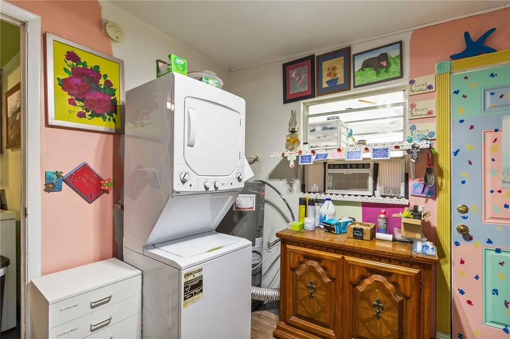 For Sale: $229,900 (3 beds, 1 baths, 965 Square Feet)