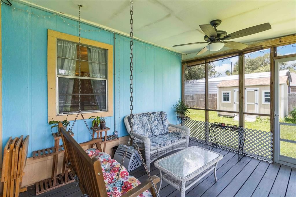 For Sale: $229,900 (3 beds, 1 baths, 965 Square Feet)