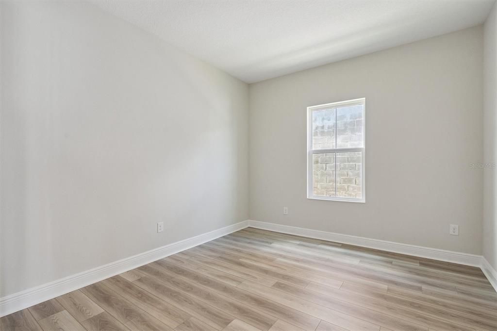 合同活跃: $619,990 (3 贝兹, 3 浴室, 2529 平方英尺)