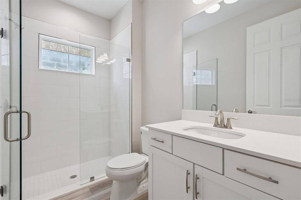 合同活跃: $619,990 (3 贝兹, 3 浴室, 2529 平方英尺)