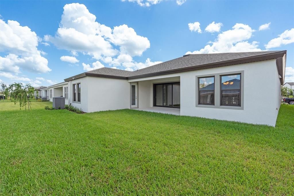 合同活跃: $619,990 (3 贝兹, 3 浴室, 2529 平方英尺)