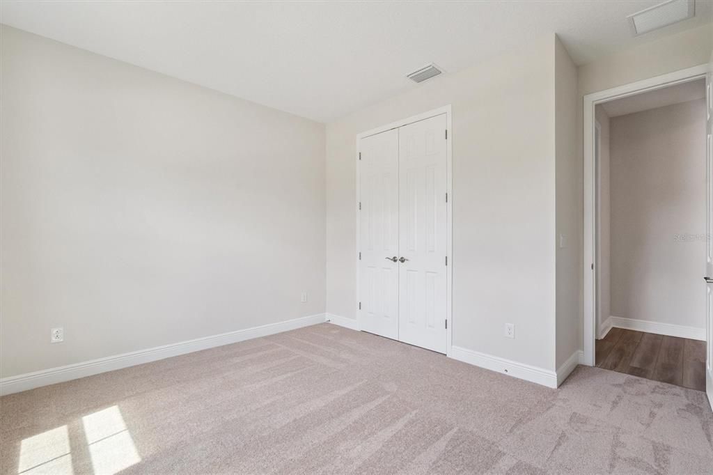 合同活跃: $619,990 (3 贝兹, 3 浴室, 2529 平方英尺)