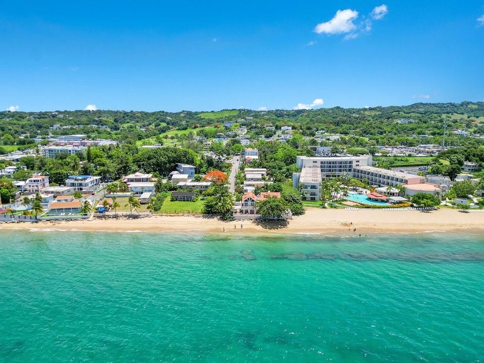 For Rent: $2,250 (2 beds, 2 baths, 1300 Square Feet)