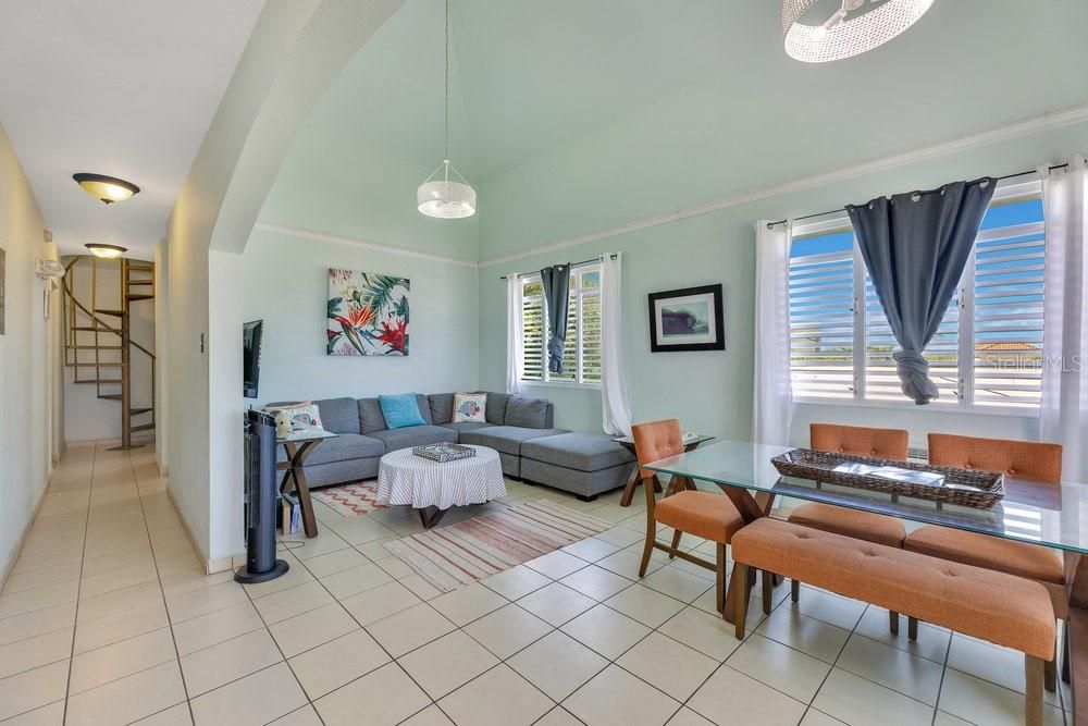 For Rent: $2,250 (2 beds, 2 baths, 1300 Square Feet)