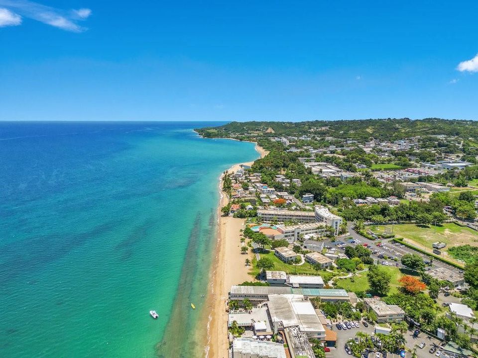 For Rent: $2,250 (2 beds, 2 baths, 1300 Square Feet)