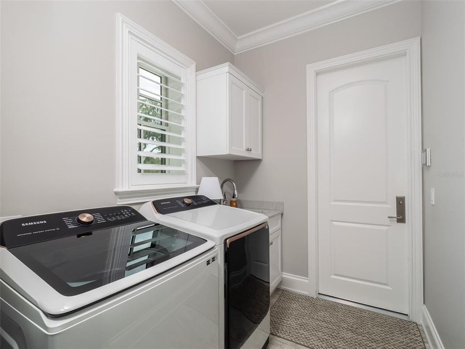 For Sale: $2,495,000 (3 beds, 3 baths, 2690 Square Feet)