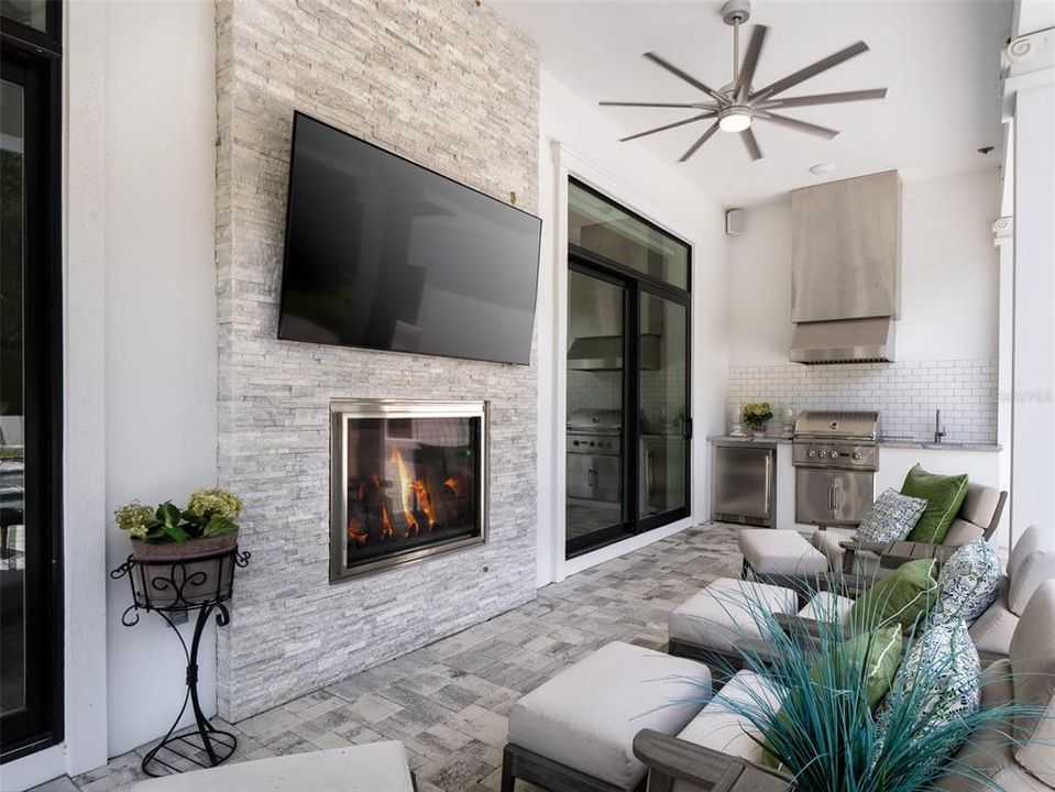 For Sale: $2,495,000 (3 beds, 3 baths, 2690 Square Feet)