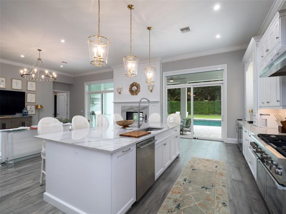 For Sale: $2,495,000 (3 beds, 3 baths, 2690 Square Feet)