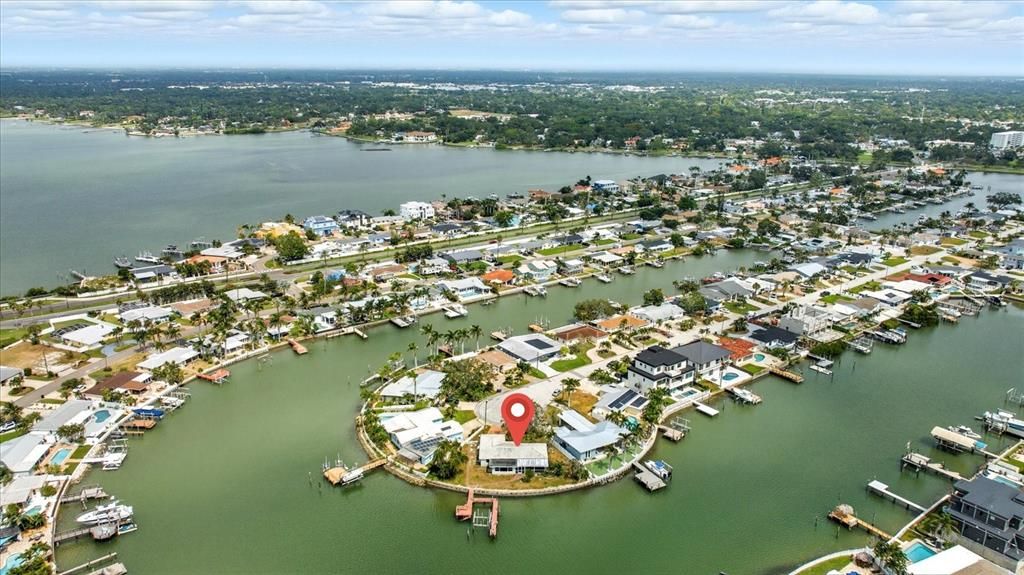 For Sale: $1,400,000 (2 beds, 2 baths, 1472 Square Feet)