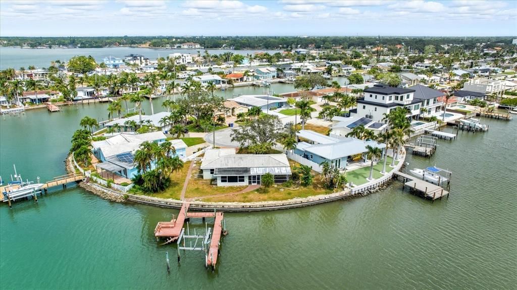 For Sale: $1,400,000 (2 beds, 2 baths, 1472 Square Feet)