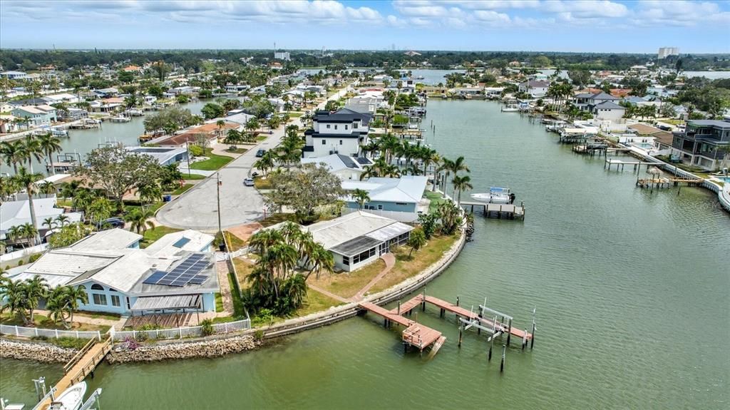 For Sale: $1,400,000 (2 beds, 2 baths, 1472 Square Feet)