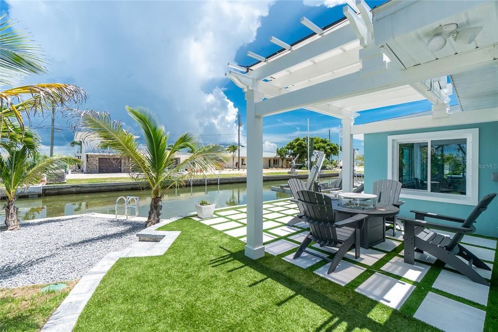 出租: $11,200 (2 贝兹, 2 浴室, 1024 平方英尺)