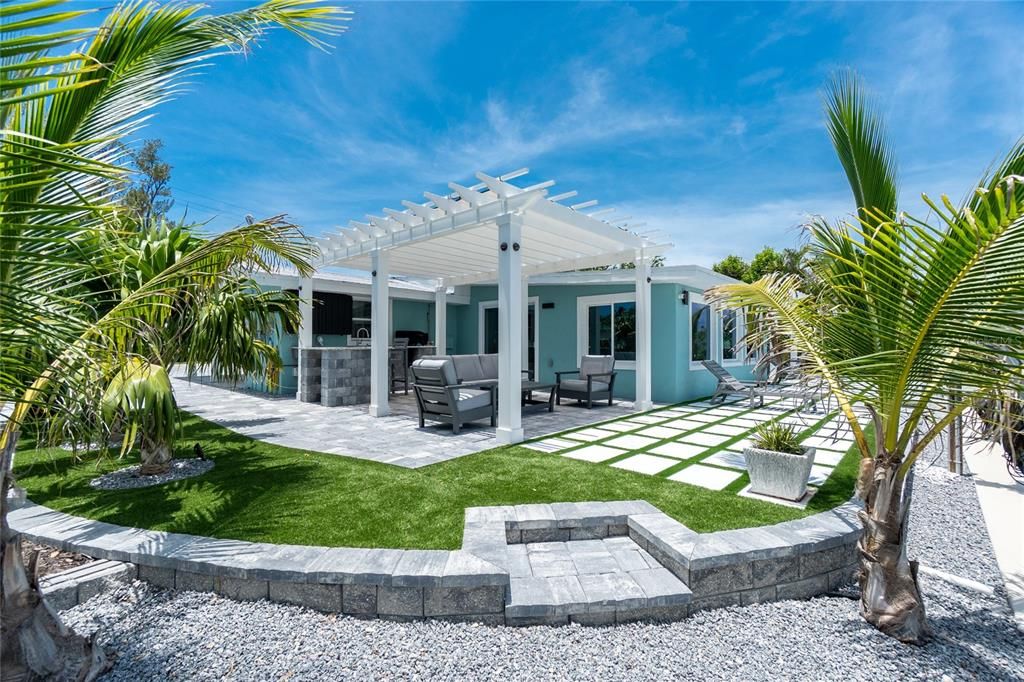 出租: $11,200 (2 贝兹, 2 浴室, 1024 平方英尺)