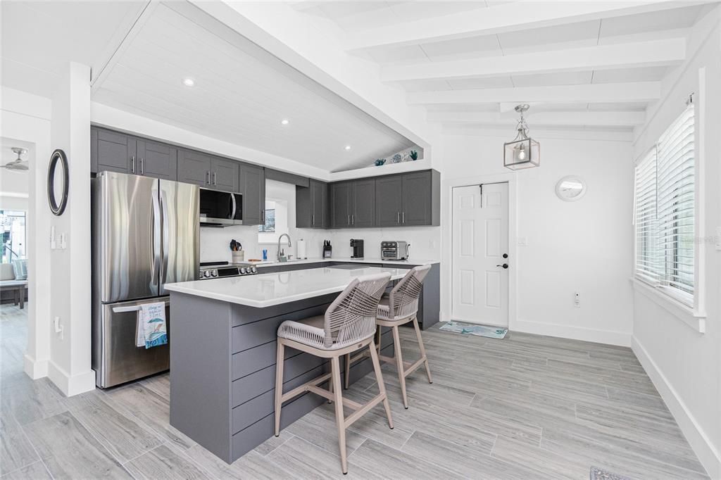 出租: $11,200 (2 贝兹, 2 浴室, 1024 平方英尺)